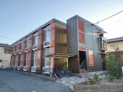 【外観】 | レオパレスフォレストハウス２１ | 2022年4月に外壁塗装いたしました。