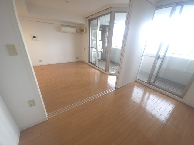 LANAI T GADENの居間・リビング