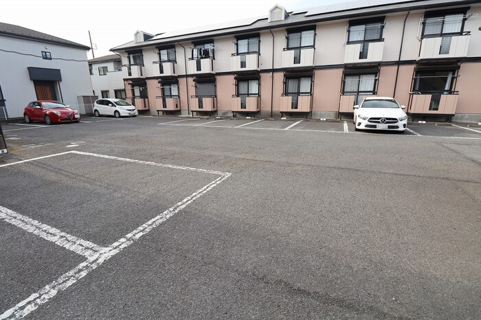 ヴィルヌーブさくら Ｂの駐車場|駐車場