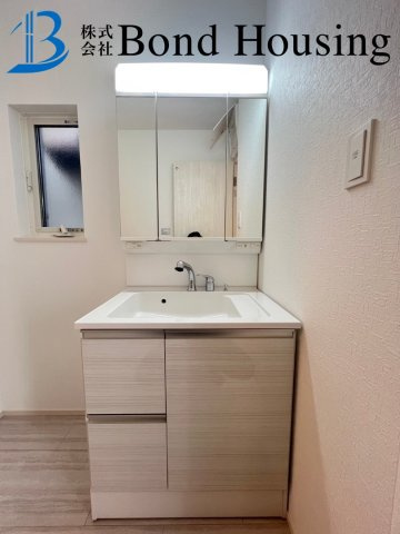 人気の学校区・お車１台駐車可・中朝霧丘　限定１棟の独立洗面台