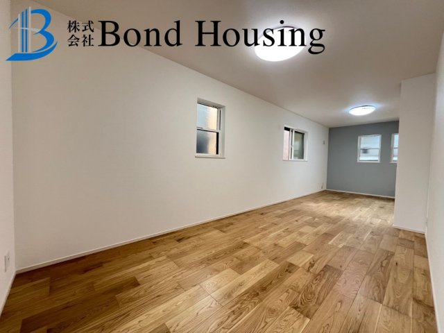 人気の学校区・お車１台駐車可・中朝霧丘　限定１棟の洋室