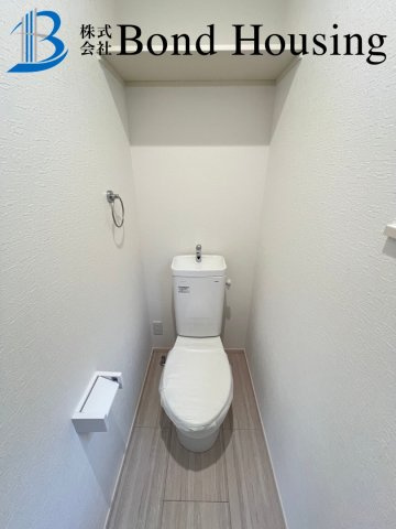 人気の学校区・お車１台駐車可・中朝霧丘　限定１棟のトイレ