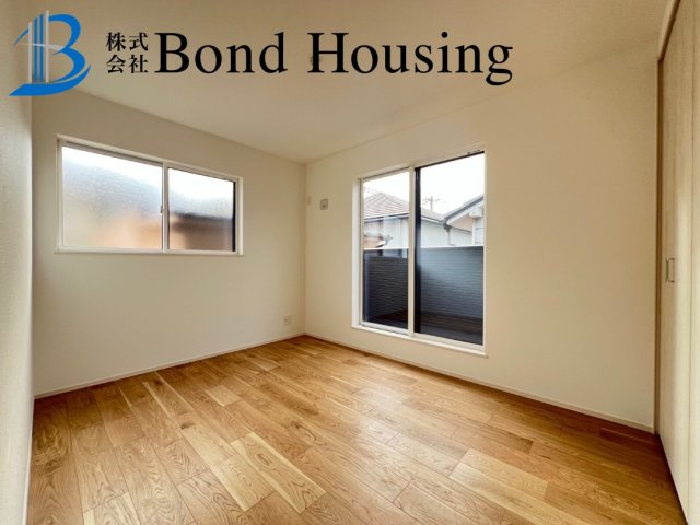 人気の学校区・お車１台駐車可・中朝霧丘　限定１棟の洋室