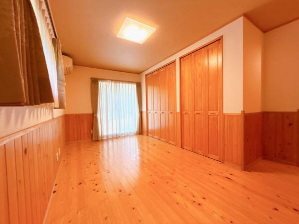 【洋室】 | 別角度の写真です。