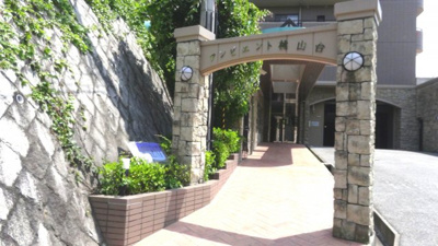 【周辺】 | アンビエント桃山台 | マンション入口