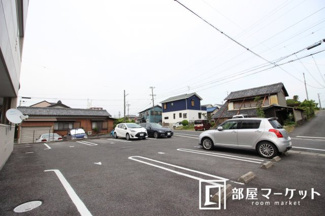 【駐車場】