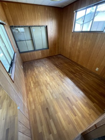 二丈武１丁目　戸建の洋室