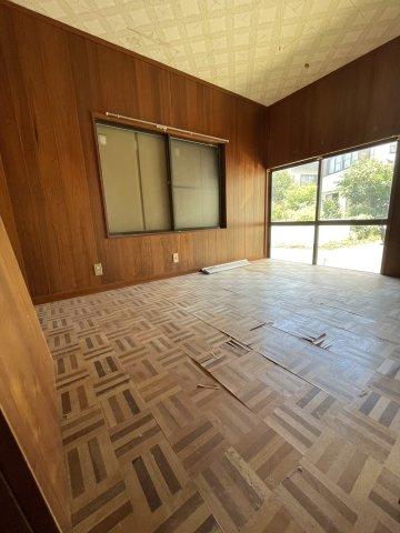 二丈武１丁目　戸建の洋室