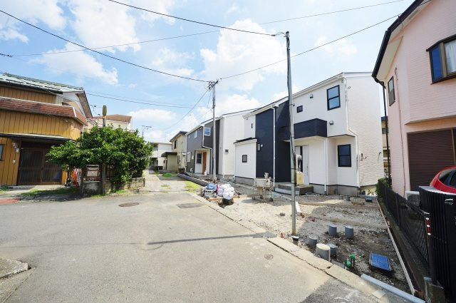 【横浜市瀬谷区宮沢3丁目2-26全2棟新築戸建て】★仲介手数料無料★（原小学校・原中学校）の前面道路含む現地写真