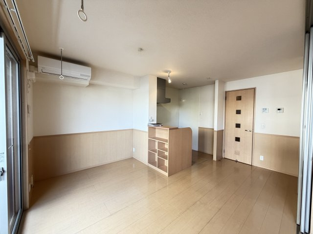 アルシュ　川の内装