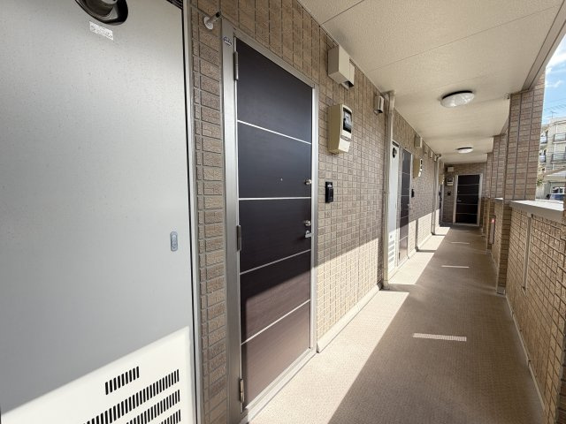 アルシュ　川のロビー