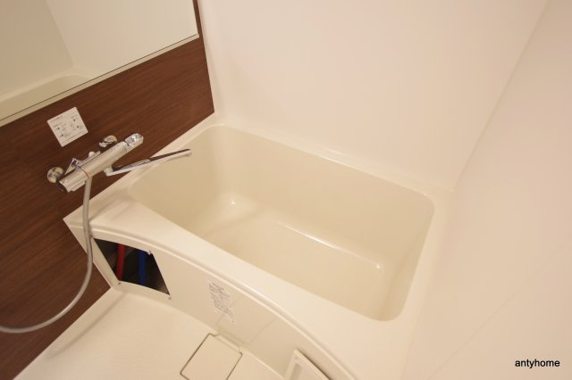 ライジングメゾン本町橋　仲介手数料無料の浴室