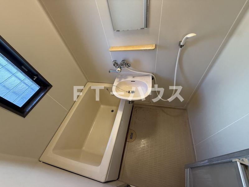 ハイネスハザマの浴室