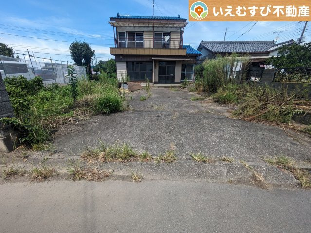 熊谷市上中条　中古戸建の駐車場|お車複数台駐車可能