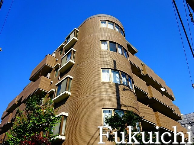 ガーデンコート下馬の外観