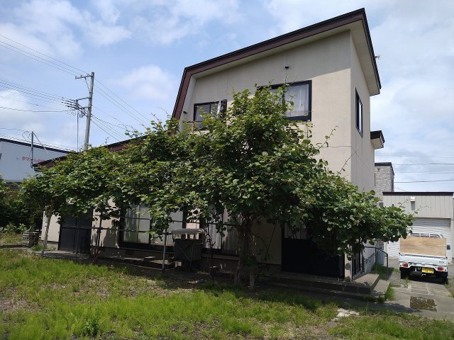 青森市　新城平岡　中古住宅の外観