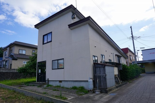 青森市　新城平岡　中古住宅の外観