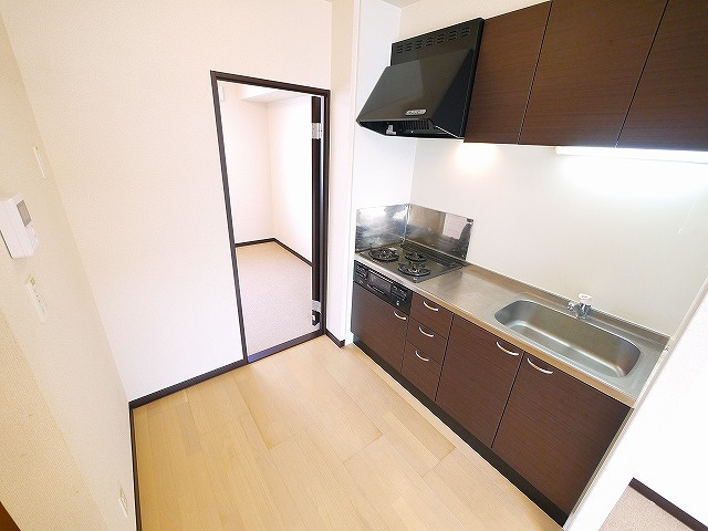 レオネクストサンシャイン岩室のキッチン|お料理しやすいキッチンです