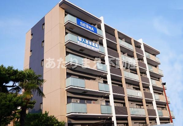 レフィナード博多の外観