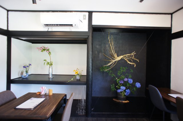 所有者変更　店舗付き売物件　能勢町栗栖のその他|素敵な飾り棚です