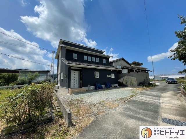 八女市川犬中古戸建の前面道路含む現地写真