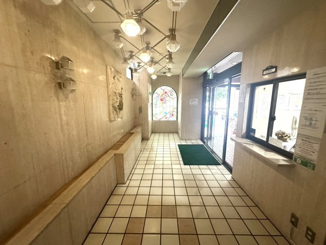 ライオンズマンション北目町のエントランス