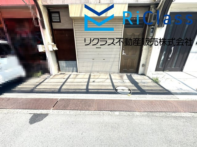 堺市北区大豆塚町1丁　店舗付き住宅の駐車場|カースペースがあります