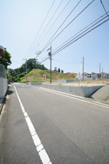 【前面道路含む現地写真】
