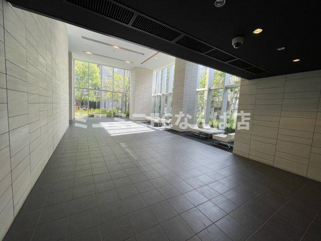 ジオ新町のエントランス