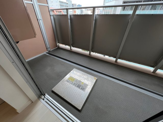 クロスレジデンス大阪新町のバルコニー