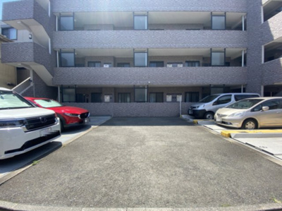 【駐車場】 | シャロール川崎 | 駐車場