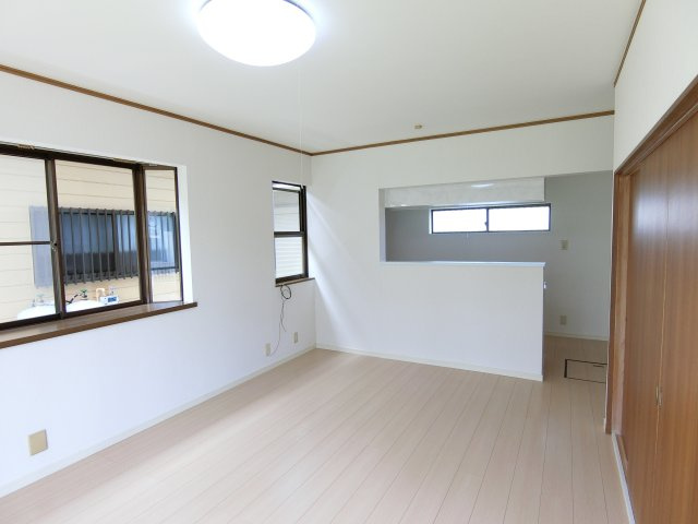 八街市八街へ　中古戸建の居間・リビング|2018年7月現の写真です。以後入居中です。
オーナーチェンジ物件