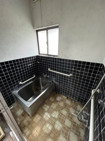 千反町2丁目戸建の浴室