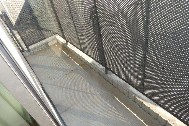 倉敷市平田のアパートのバルコニー