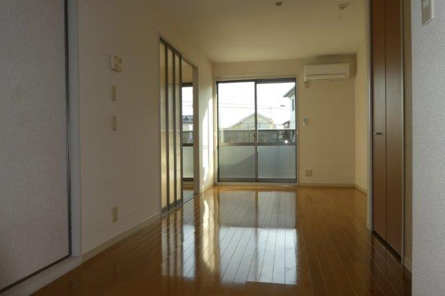 倉敷市平田のアパートの居間・リビング