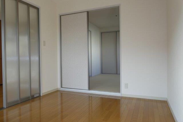 倉敷市平田のアパートの内装|洋室