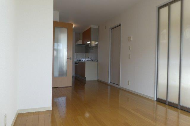 倉敷市平田のアパートの居間・リビング