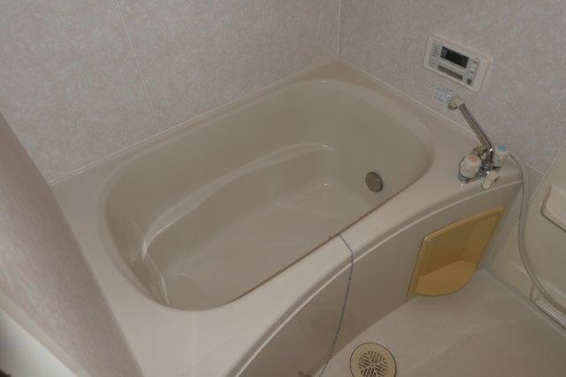 倉敷市平田のアパートの浴室