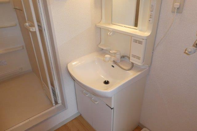 倉敷市平田のアパートの独立洗面台|シャンプードレッサー