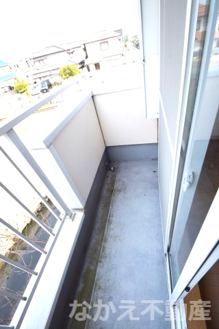 【バルコニー】 | 暖かな日差しのふりそそぐバルコニー