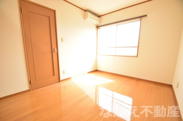 【寝室】 | 使い勝手のいい寝室です