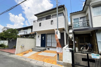 【外観】 | 伏見区桃山南大島町　中古戸建 | 〈こちらの物件〉に興味がある方はお気軽にお問い合わせ下さい！月々のお支払い希望額からお客様が購入可能な物件の価格をシミュレーション致します(*´▽｀*)