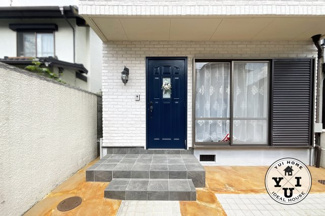 【外観】 | 最寄り駅は、京阪『桃山南口駅』徒歩10分です。スーパー・コンビニ・ドラッグストアが徒歩8分圏内に点在しており生活便利な立地です。