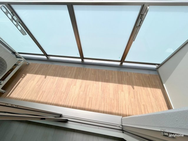 Alivis北梅田　仲介手数料無料のバルコニー