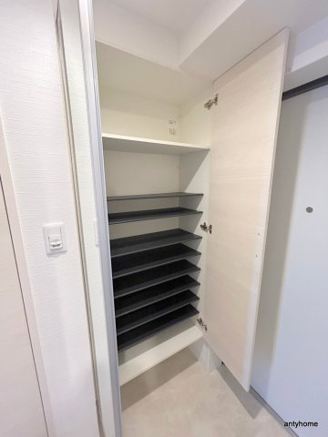 Alivis北梅田　仲介手数料無料の収納