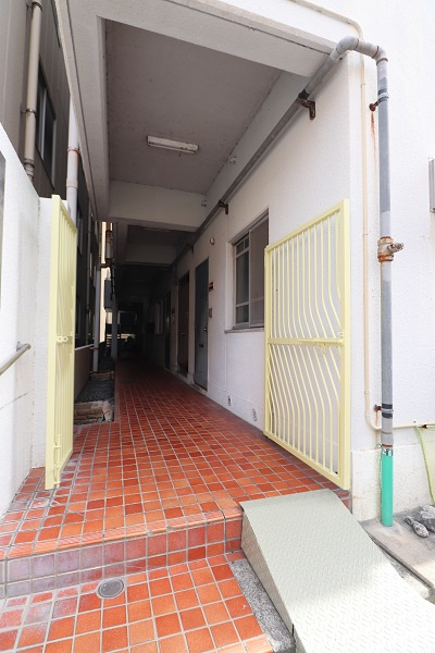 富久ビルのエントランス