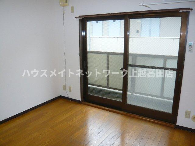 ベロウ栄の洋室|洋室