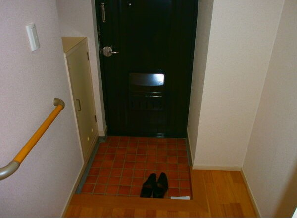 サンシャインビル（南）の玄関