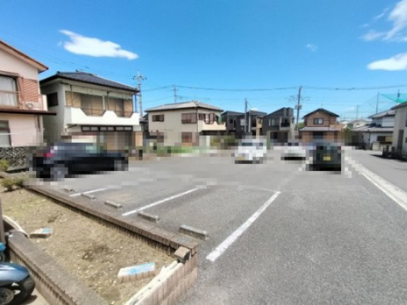 エルシオンⅢの駐車場