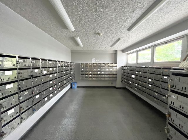 地下鉄東西線『東野』駅まで徒歩３分♪令和６年７月リフォーム完了！ペット飼育可能(規約有)☆山科ハイツのその他共用部分|集合ポスト
